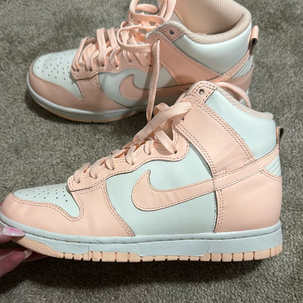 Women high pink dunks,, super cute and comfy, price is negotiable